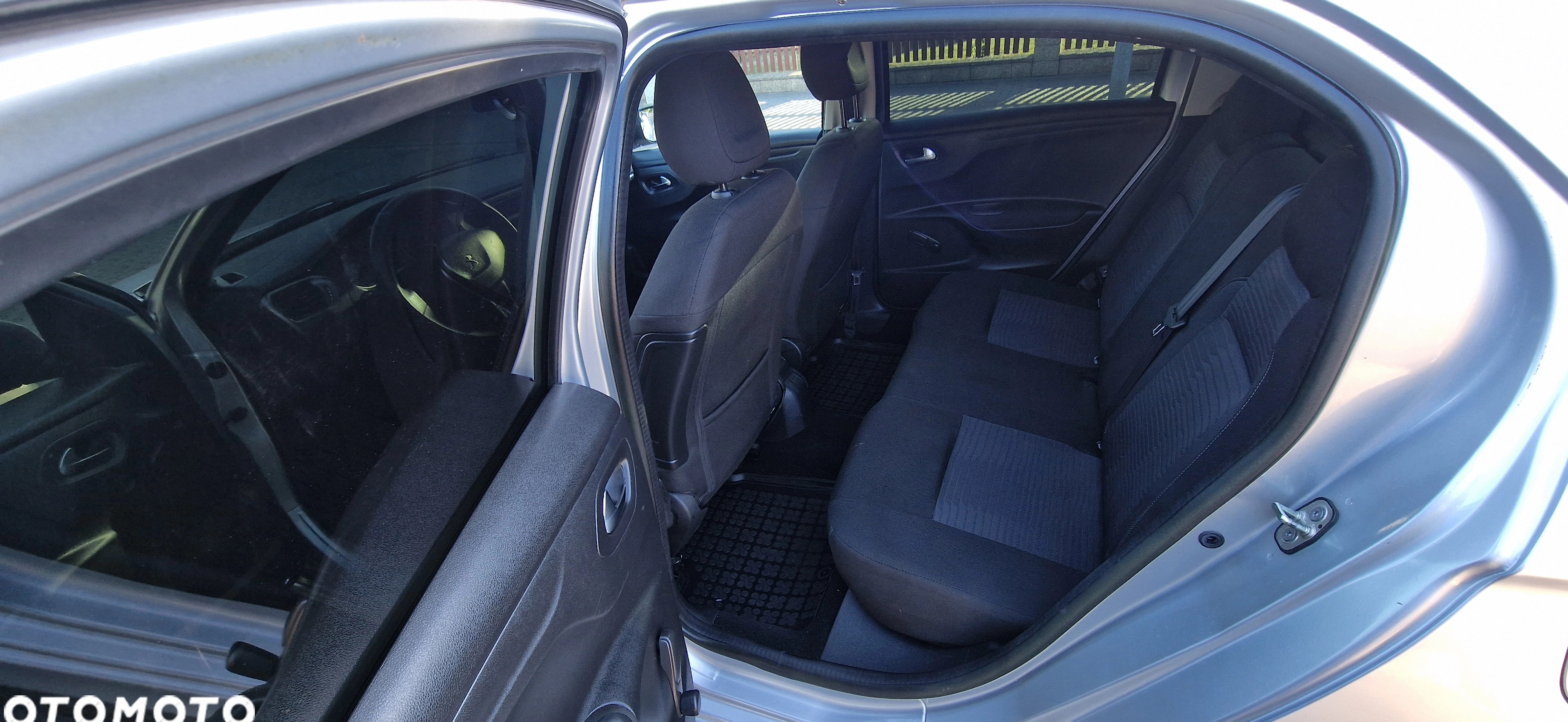 Peugeot 301 cena 23500 przebieg: 52500, rok produkcji 2013 z Gniezno małe 106